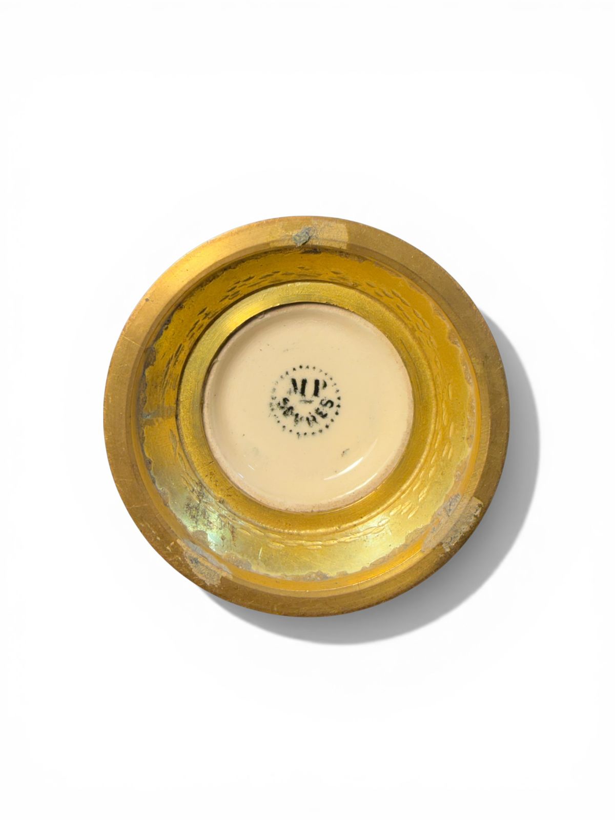 Par de vasos em porcelana esmaltada com montagens em bronze dourado (ormolu)