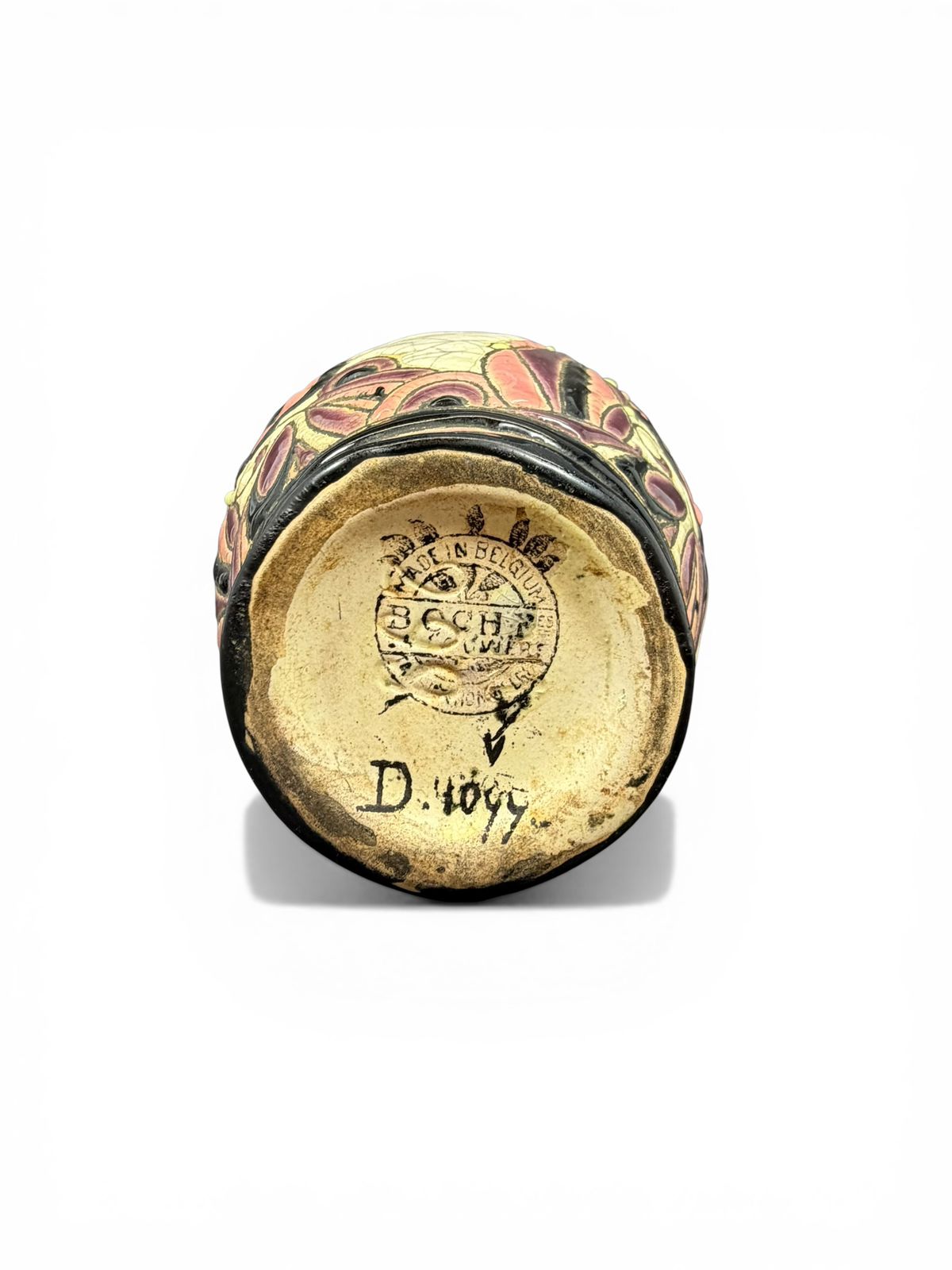 Vaso Art Déco com decoração floral estilizada