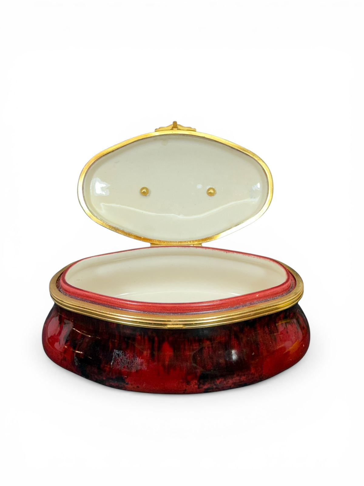 Caixa Art Déco em porcelana com monture em bronze dourado (ormolu)