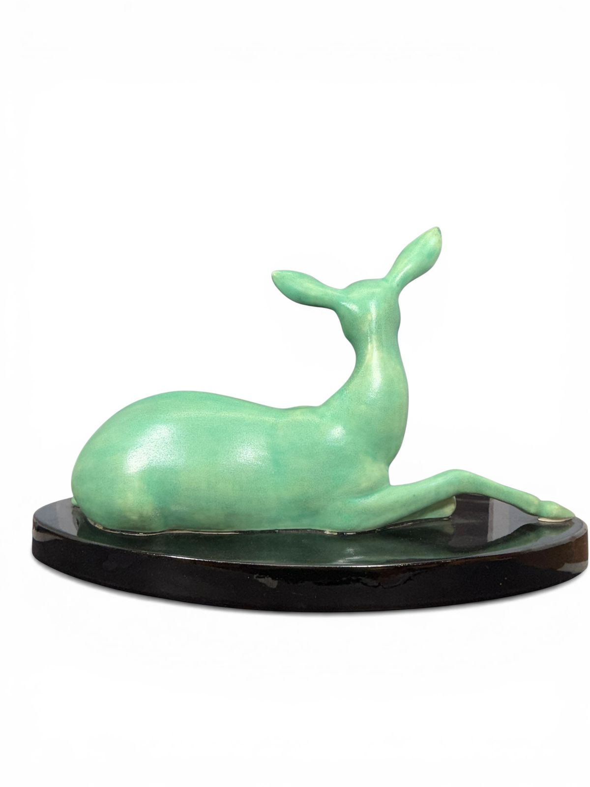 Escultura Art Déco em cerâmica esmaltada representando cervo
