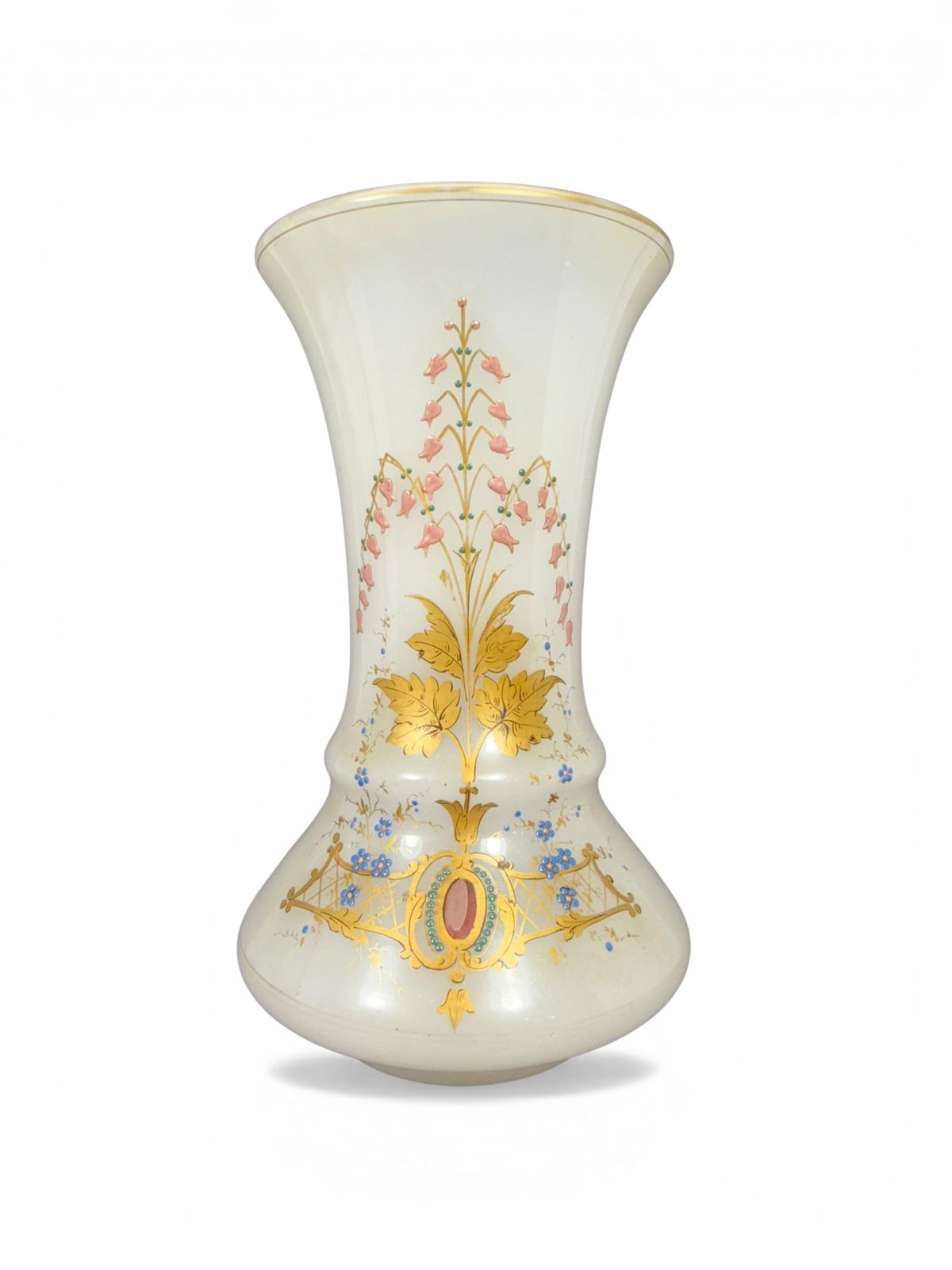 Par de vasos em opalina com decoração policromada e douração